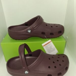 Crocs Dark Cherry NIB Size 10 Mens And 12 Womens